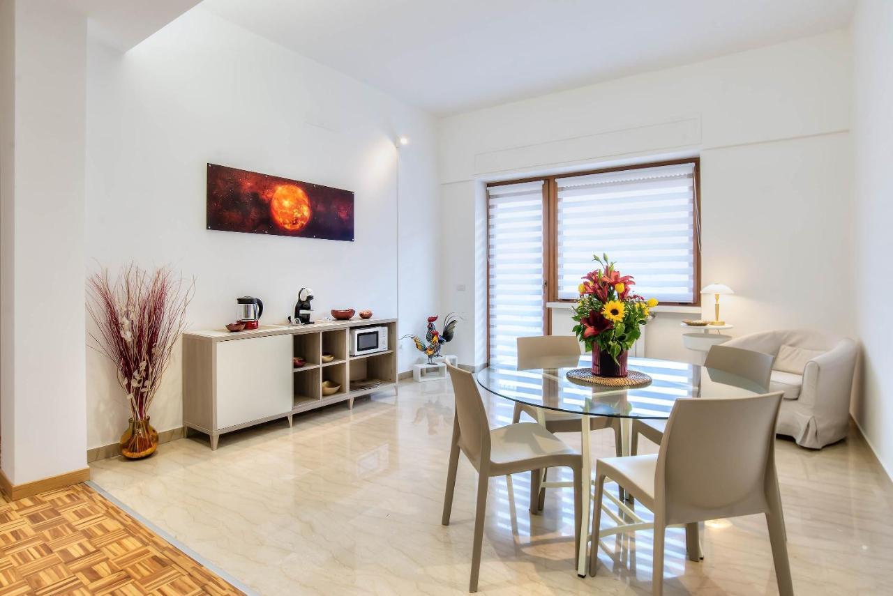 Appartamenti Luna E Sole โรม ภายนอก รูปภาพ